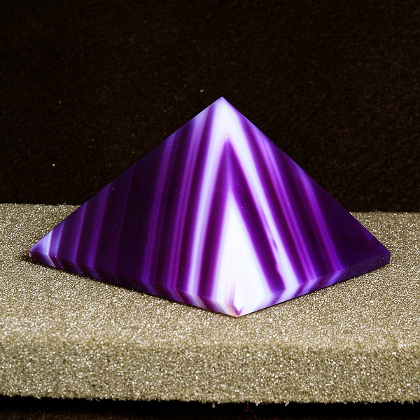 Pyramida Achát A1312XV-52