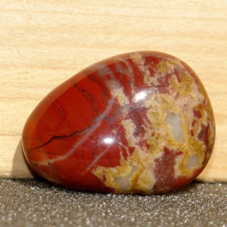 Jaspis vrtaný přívěsek P0711/32 - vrtaný 