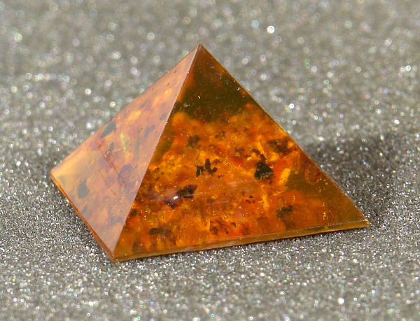 Pyramida Jantar rekonstruovaný P