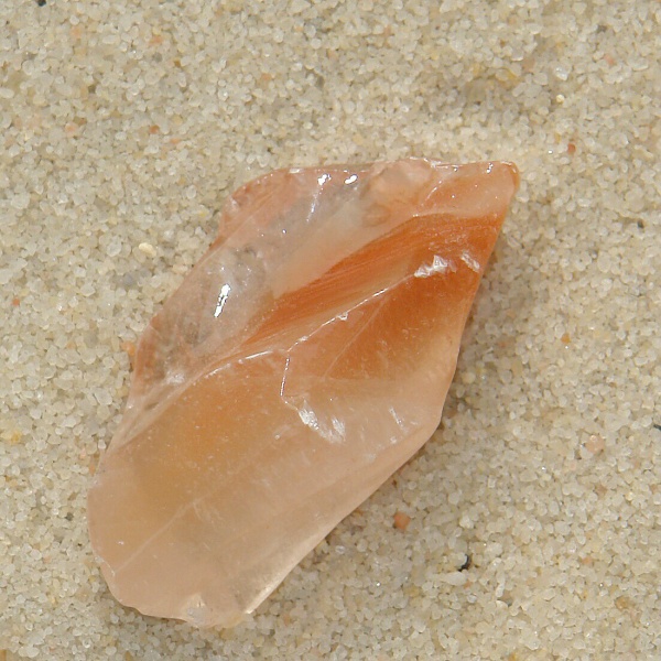 Kalcit červenohnědý K03