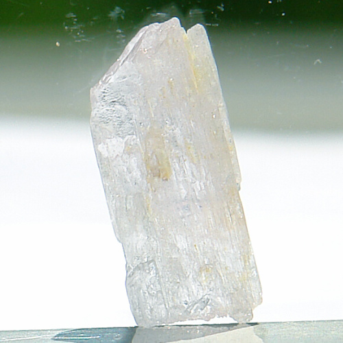Kunzit krystal D05