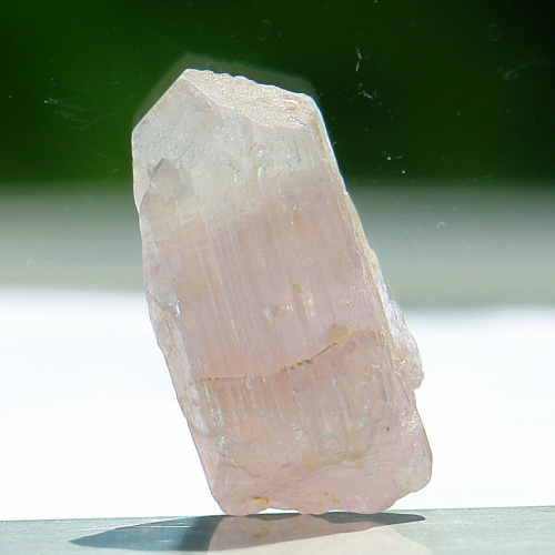 Kunzit krystal D06