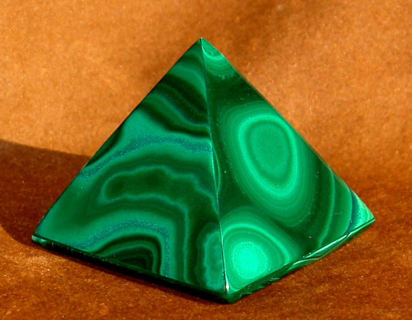 Malachit pyramida K 2