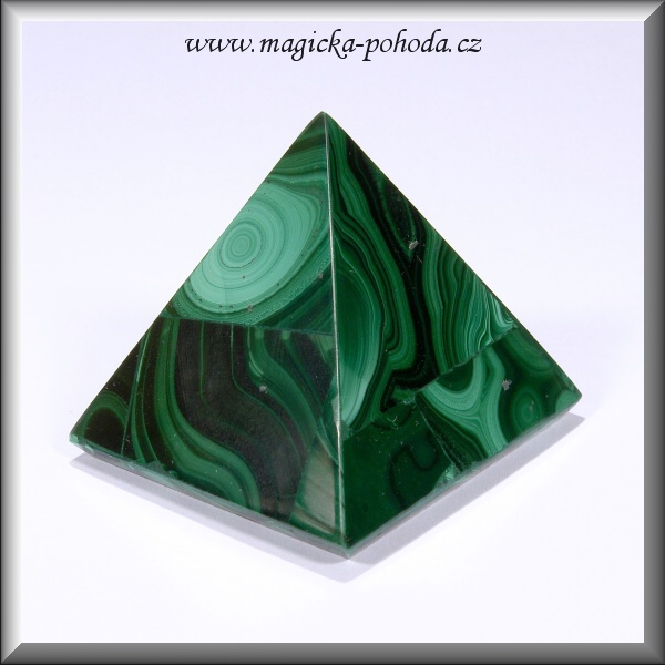 Malachit pyramida K1411XI046