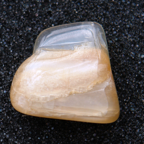 Měsíční kámen 79