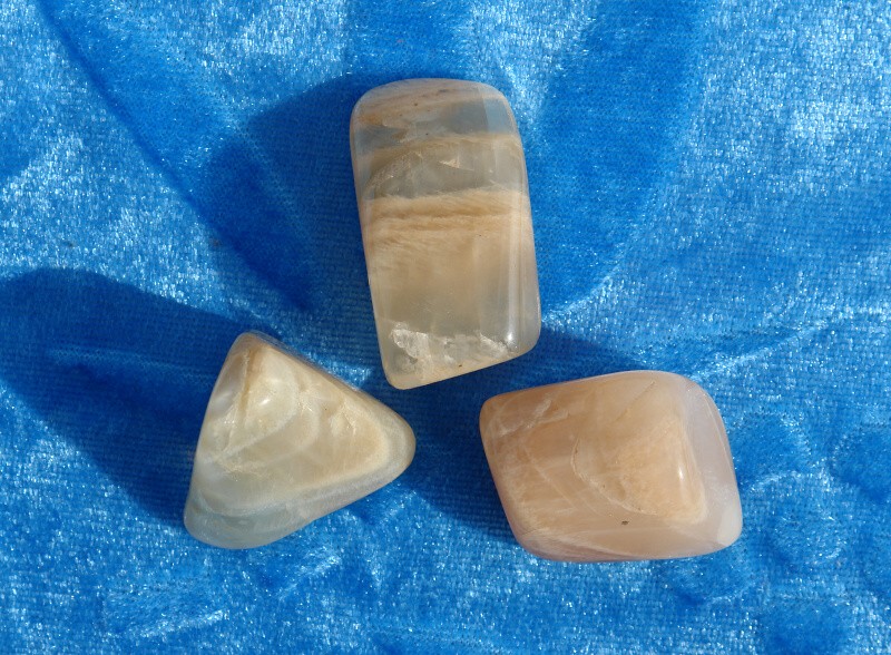 měsíční kámen 15g