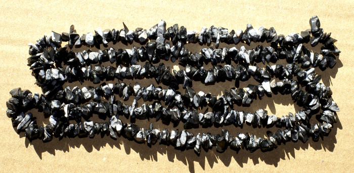 Obsidián vločkový-sněžný  náhrdelník CH  bez zapínání (navlékání přes hlavu)