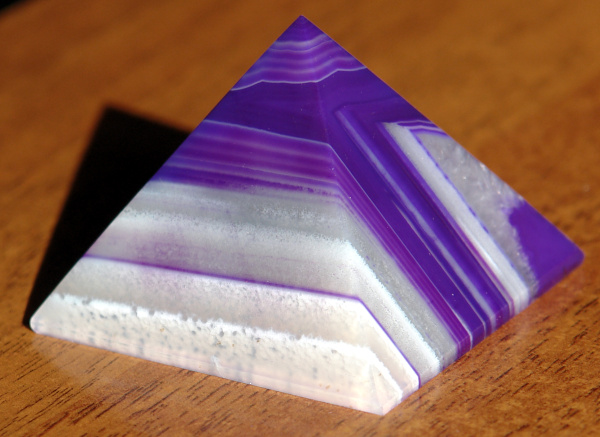 Pyramida Achát CH23