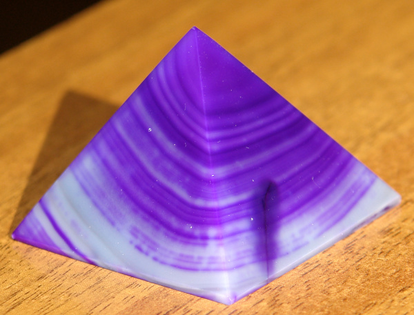 Pyramida Achát CH24