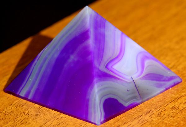 Pyramida Achát CH25