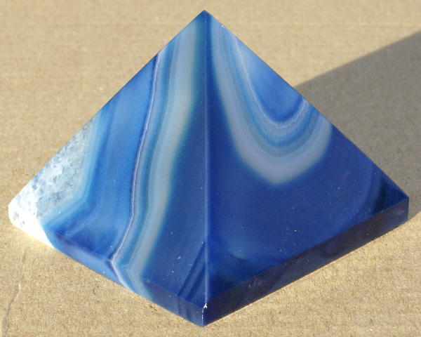 Pyramida Achát CH04