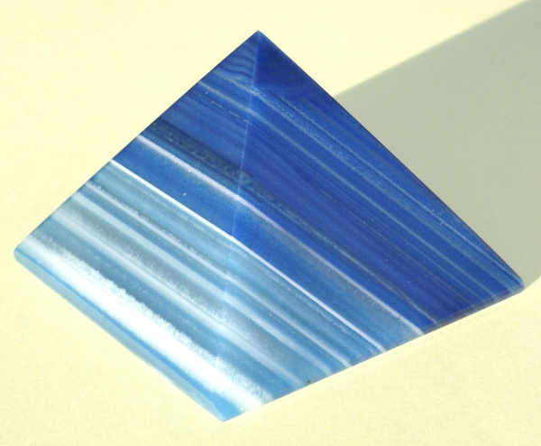 Pyramida Achát CH10