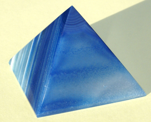 Pyramida Achát CH10