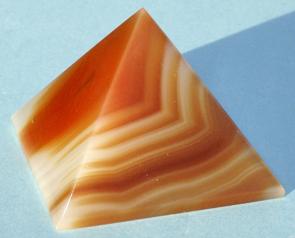 Pyramida Achát CH11