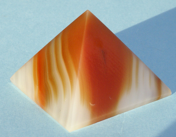 Pyramida Achát CH11