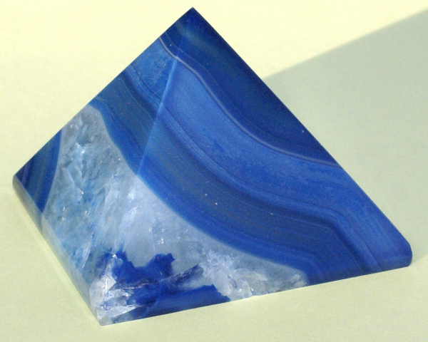 Pyramida Achát CH14