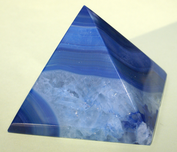 Pyramida Achát CH14