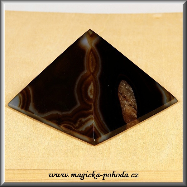 Pyramida Achát CH1503XIII-62