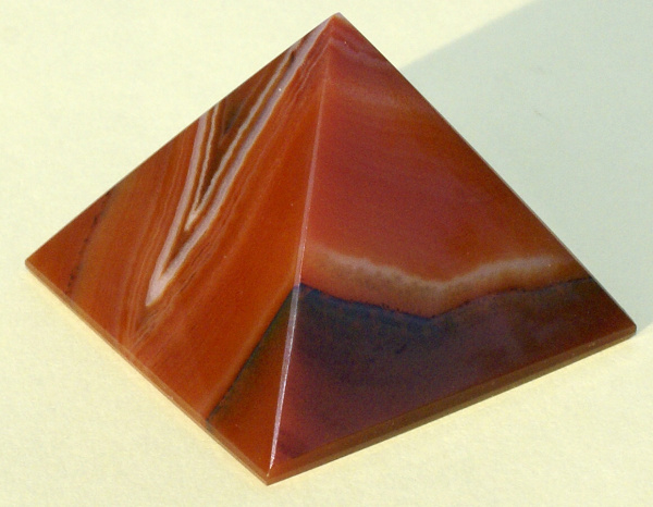 Pyramida Achát CH15