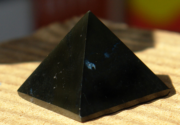 Pyramida Achát 09 P