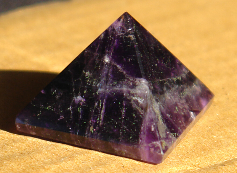 Pyramida Ametyst P06