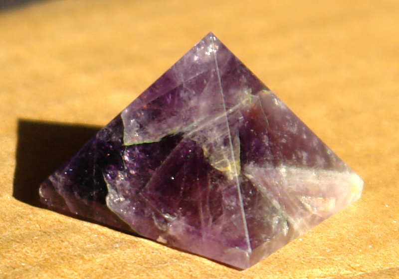 Pyramida Ametyst P07