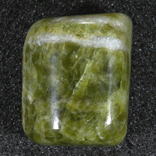 Vesuvián - Vesuvianite 032