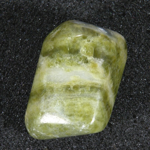 Vesuvián - Vesuvianite 042