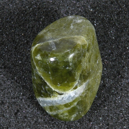 Vesuvián - Vesuvianite 044