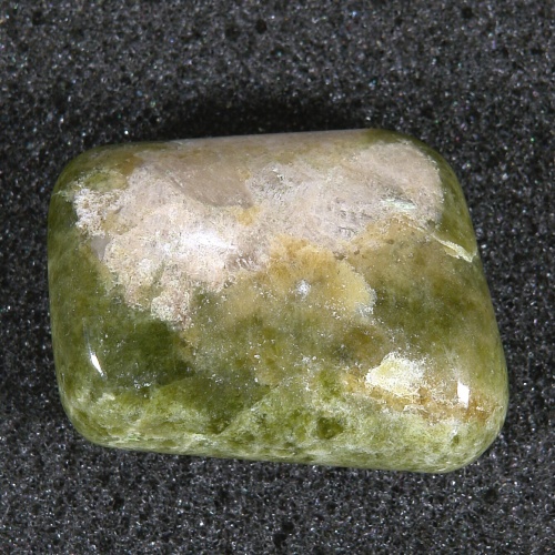 Vesuvián - Vesuvianite 045