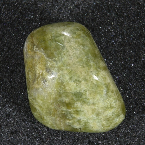 Vesuvián - Vesuvianite 055