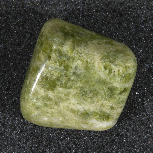 Vesuvián - Vesuvianite 056