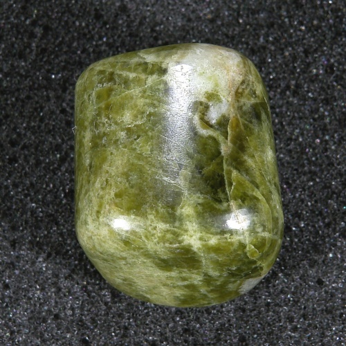 Vesuvián - Vesuvianite 066