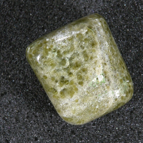 Vesuvián - Vesuvianite 070