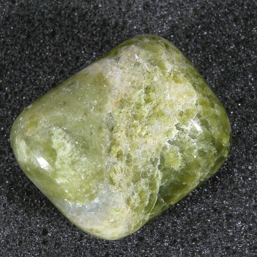 Vesuvián - Vesuvianite 072