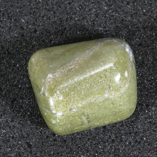 Vesuvián - Vesuvianite 074