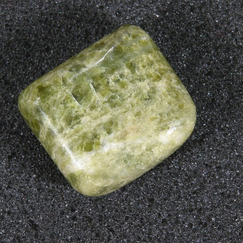 Vesuvián - Vesuvianite 076