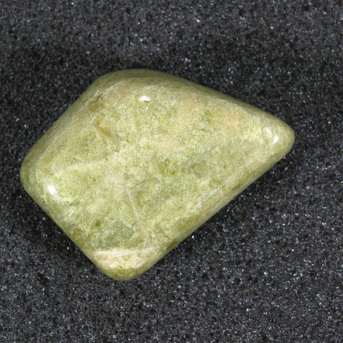 Vesuvián - Vesuvianite 077