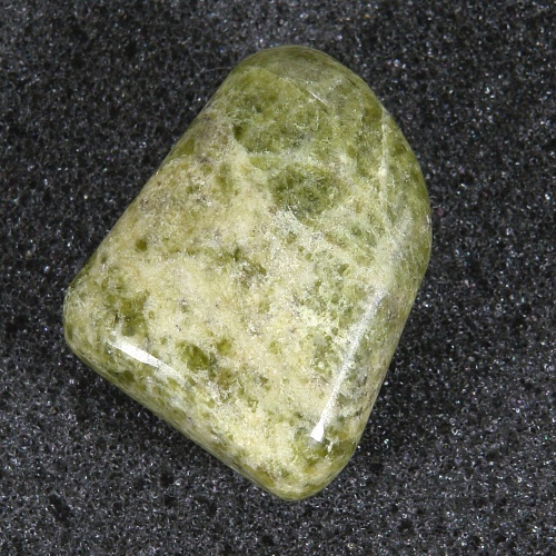 Vesuvián - Vesuvianite 079