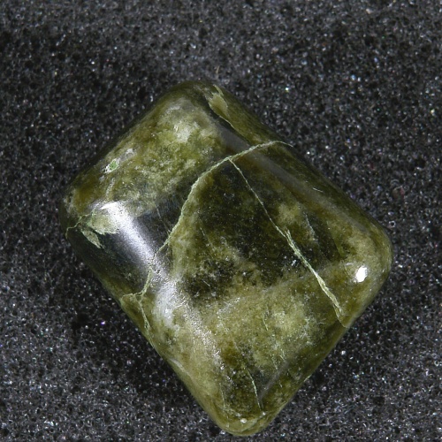 Vesuvián - Vesuvianite 080