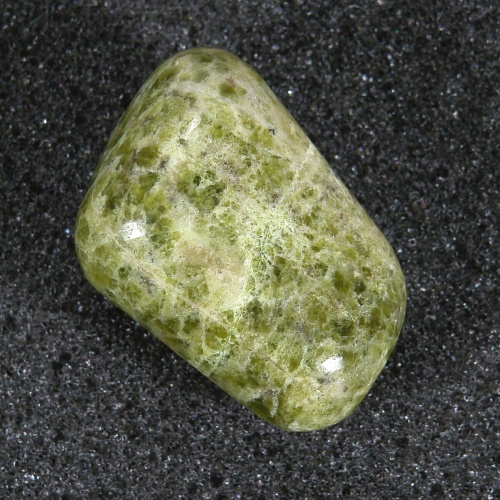 Vesuvián - Vesuvianite 081