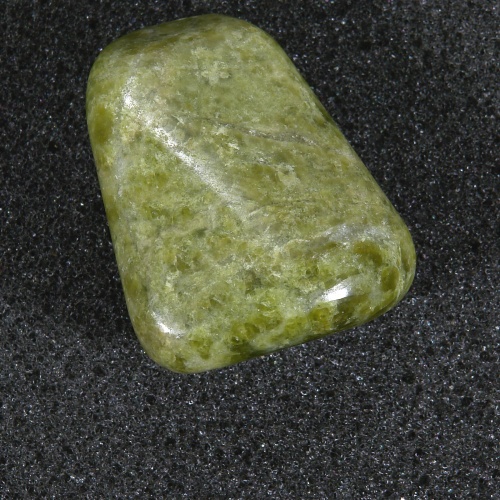 Vesuvián - Vesuvianite 084