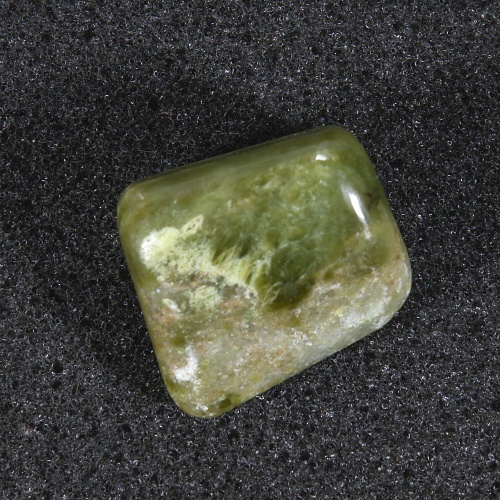 Vesuvián - Vesuvianite 096