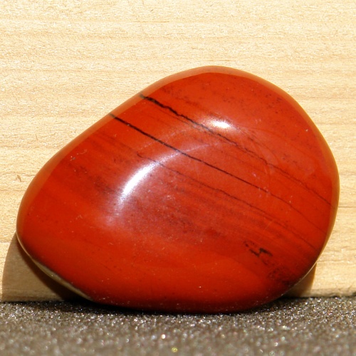 Jaspis vrtaný přívěsek P0711/26